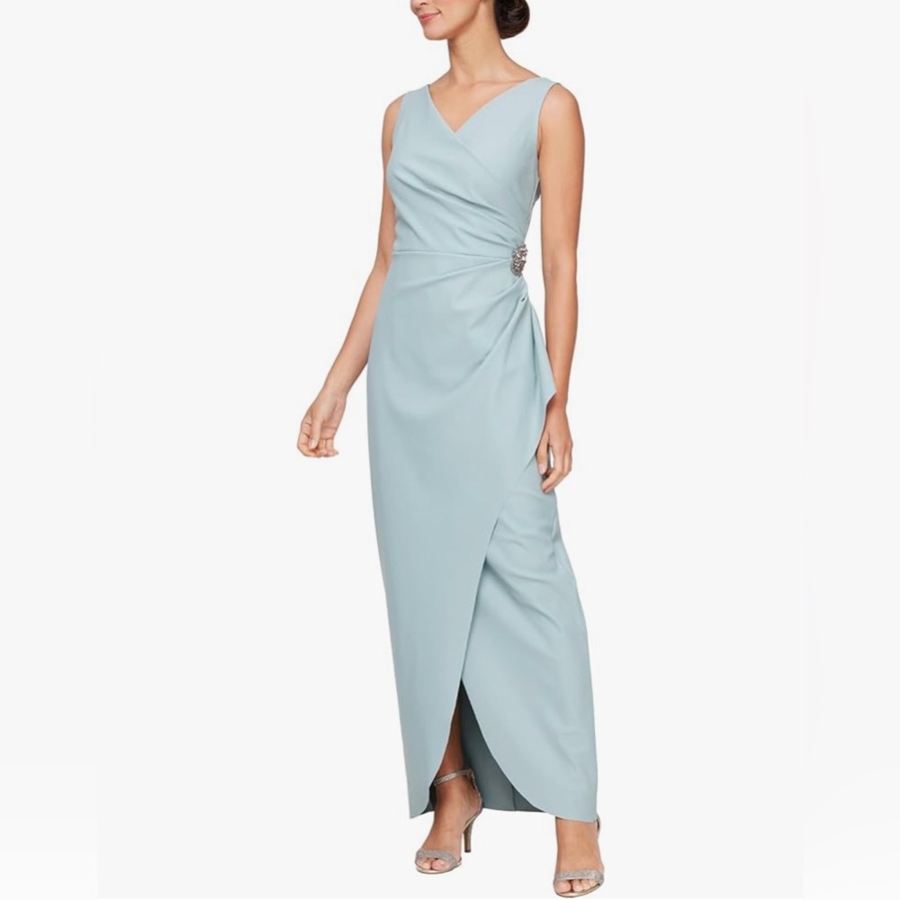 Beautiful size 16 Alex Evenings gown NWT